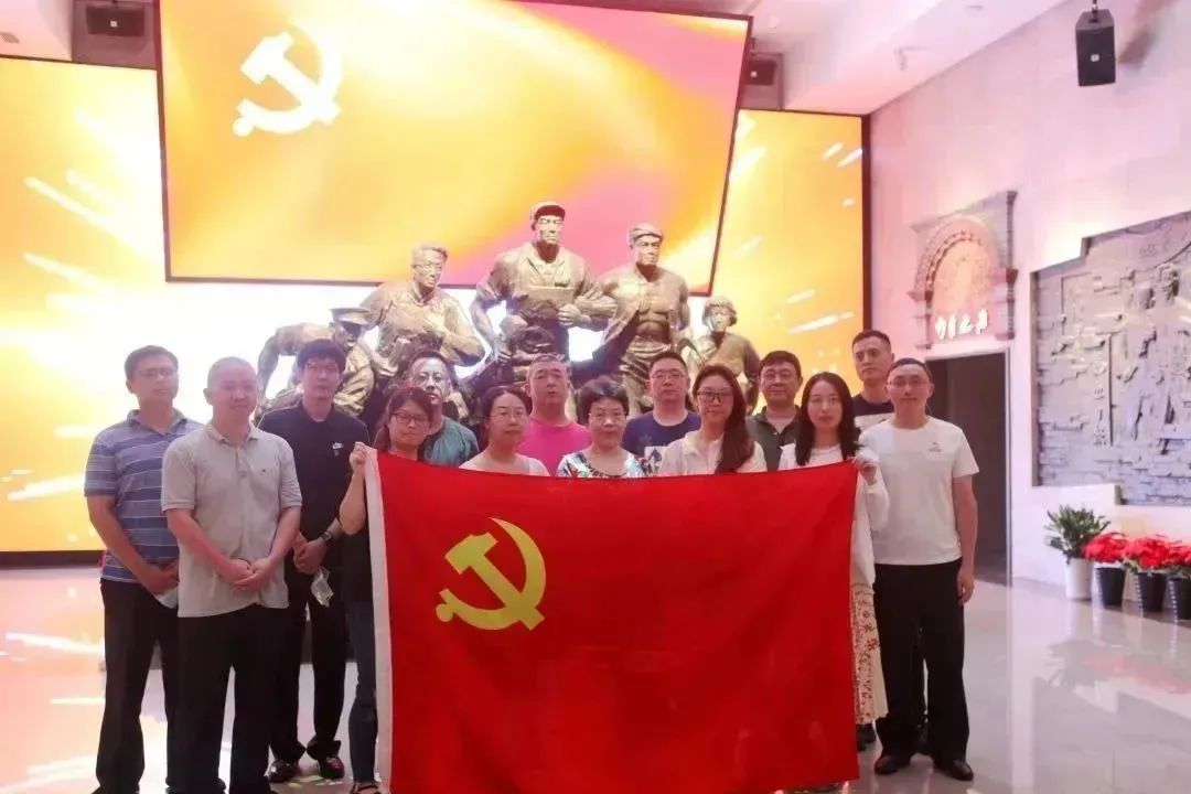 始终把党支部建设作为一项基础工程
